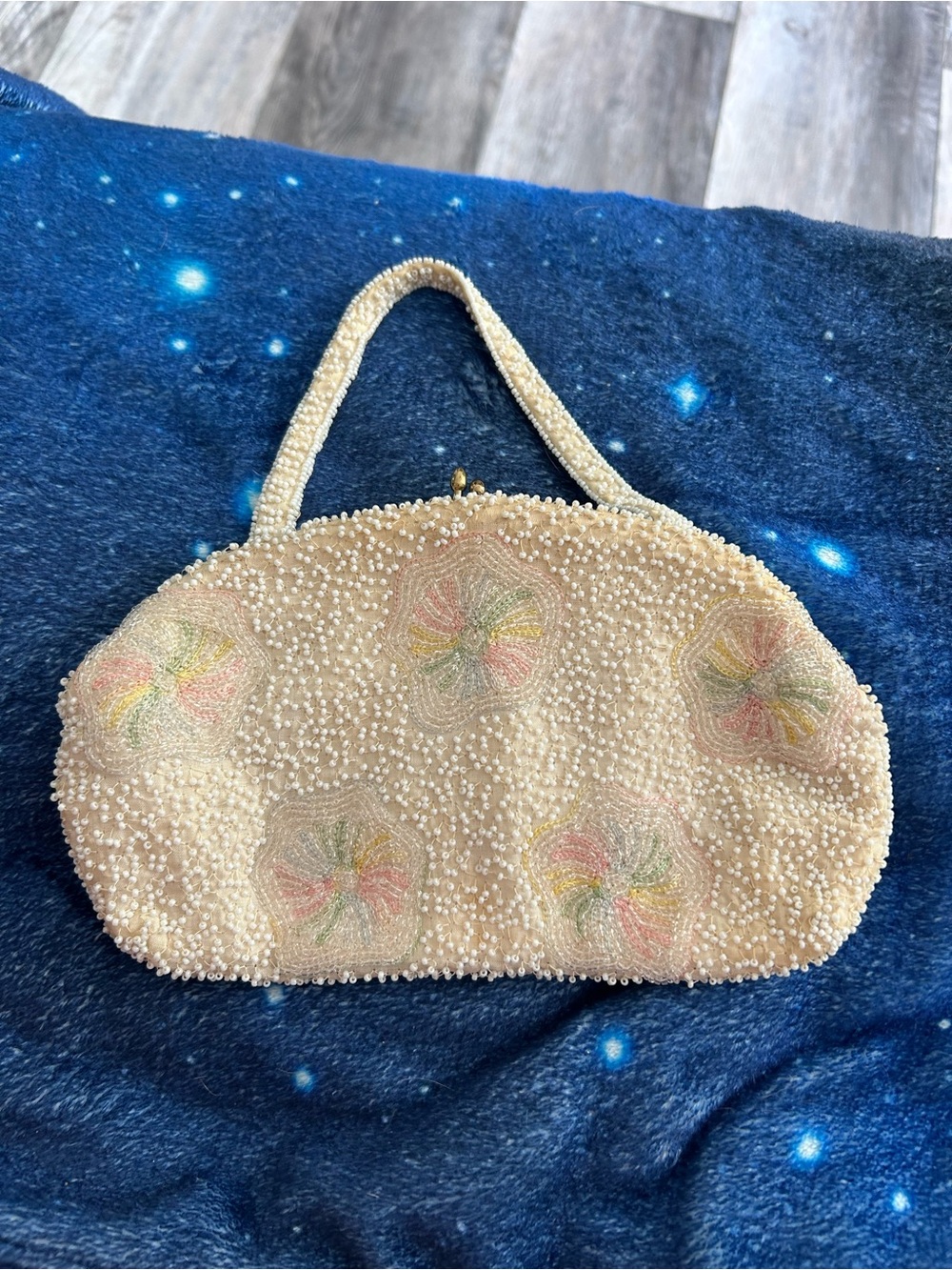 VTG 1940 Beaded Cream Floral Accent Womens Handbag